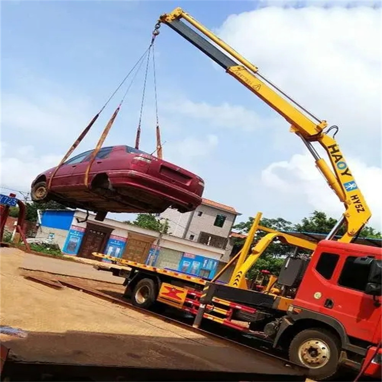 南沙吊车吊汽车的正确方法